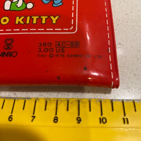 Vintage hello Kitty Wallet Red Vinyl Snap Close With Card Holder 1976 JAPAN - Picture 3 of 12